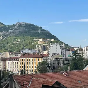 https://apt-st-bruno-studio-palmiers.hotels-rhonealpes.com